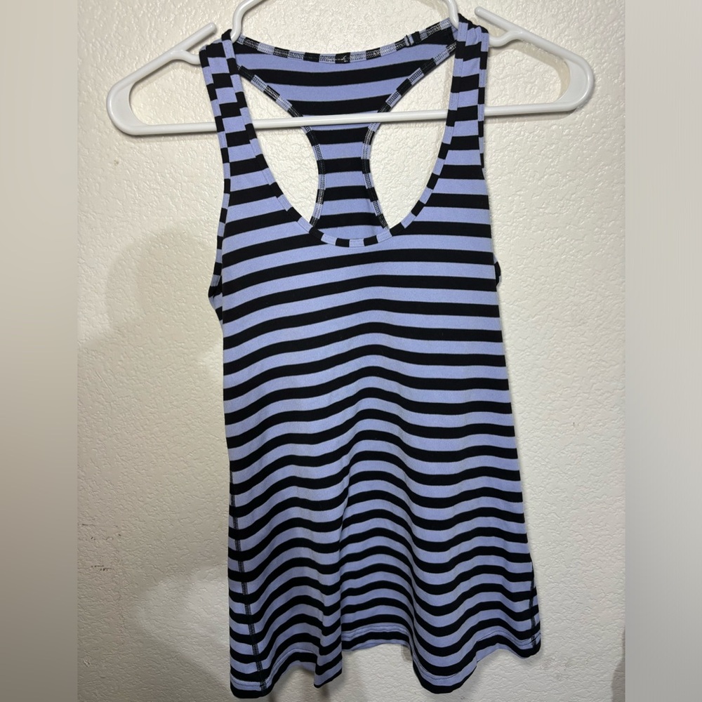 Lululemon top
